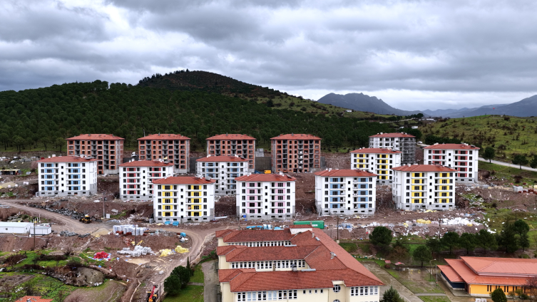 Bakan Kurum'dan "Sındırgı" paylaşımı: Söz verdik, sözümüzü tutacağız